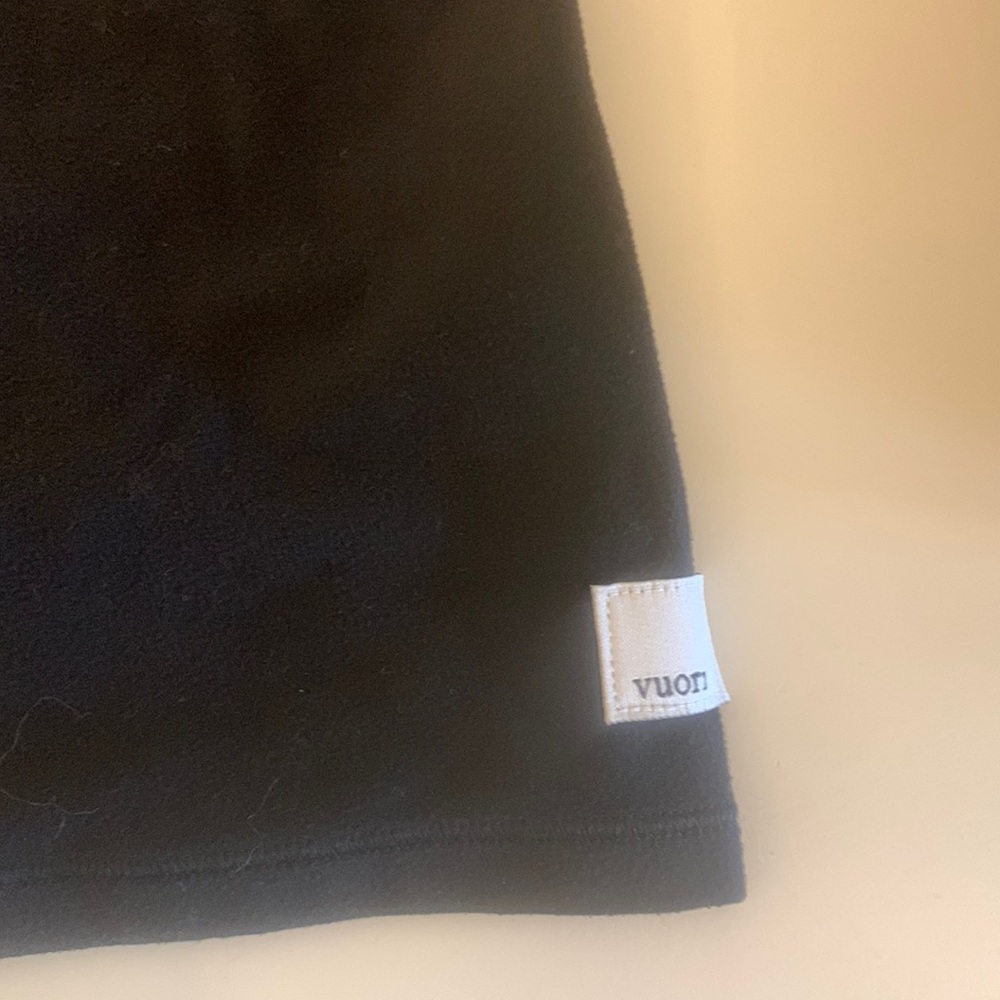 Size small black Vuori top